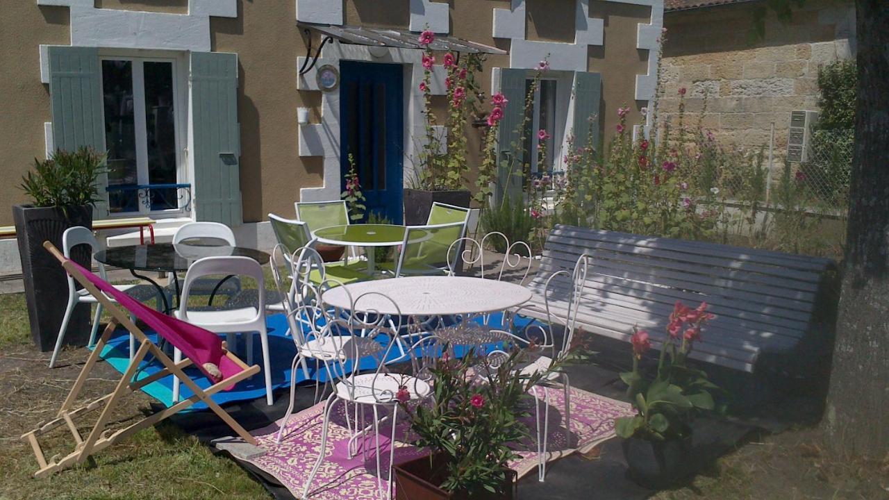 Grande Maison Charentaise: Estuaire Views & Sunset Splendor Mortagne-sur-Gironde Exterior photo